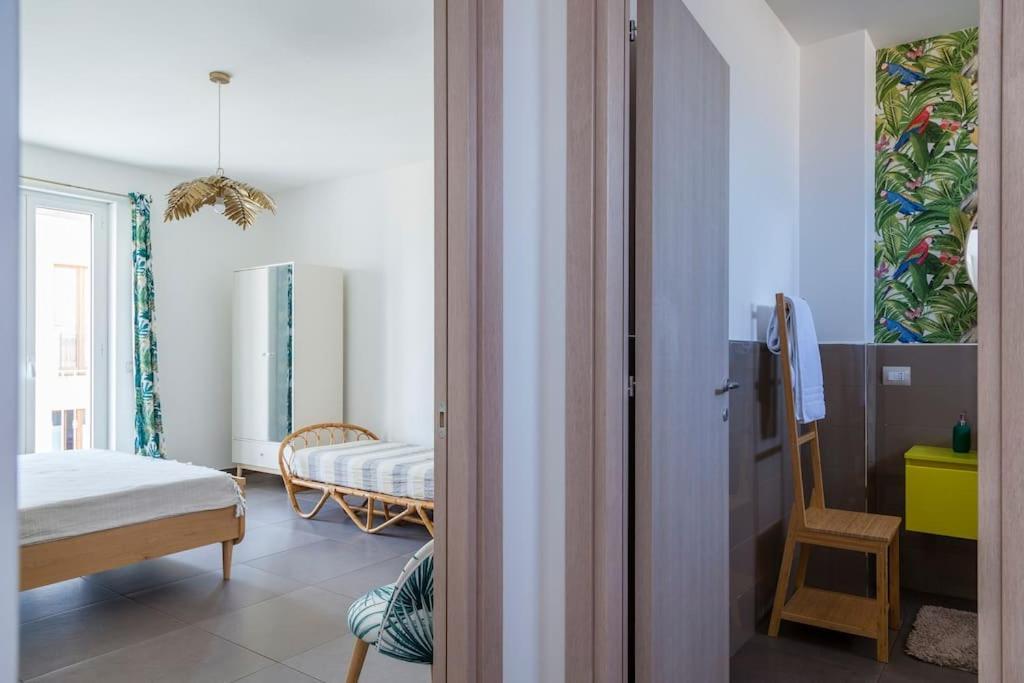 Bed and Breakfast Le Stanze Di Miriam Полиньяно-а-Маре Экстерьер фото